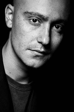Francesco Vitiello interpreta Corrado Esposito