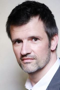 Stanislas Stanic interpreta Investigating judge