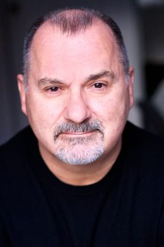 Joe Lisi interpreta Police Captain