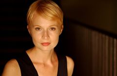 Ingrid Beer interpreta Anne-Louise
