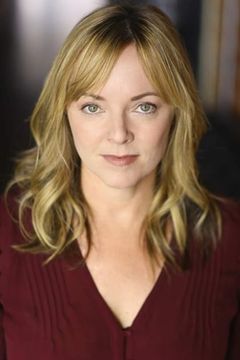 Jennifer Pierce Mathus interpreta Ginny's Mom