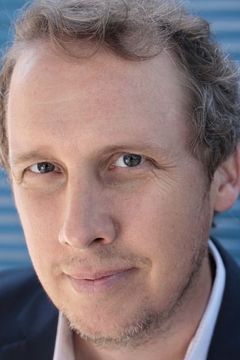 Andrew Hawtrey interpreta Commuter