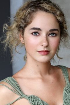 Skyler Joy interpreta Young Erica