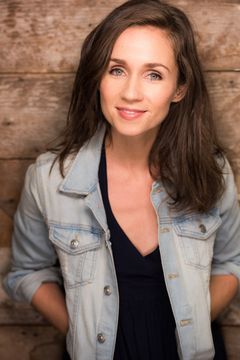 Emilea Wilson interpreta Alicia