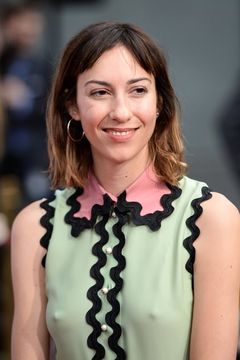 Gia Coppola interpreta Connie's Granddaughter (uncredited)