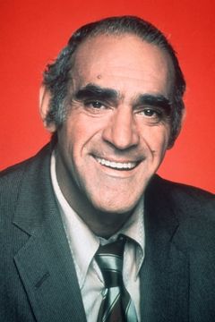 Abe Vigoda interpreta Grandpa