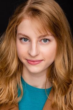 Tate Chapman interpreta Gillian Baker