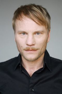 Oliver Bigalke interpreta Barge Man #1