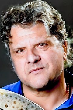 Vito Rezza interpreta Butkis' Neighbor