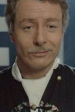 Jacques Stany interpreta Assistente di Ferdinando