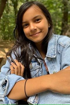 Amy Athwal-Kirby interpreta Hogwarts Student