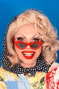 Jaime “Lucinda Miu” Lujan interpreta Gladys Klaus
