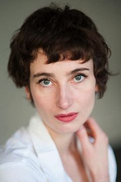 Sandrine Blancke interpreta Journaliste Marie-Claire