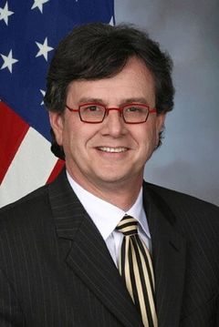Howard Gutman interpreta Neil's Dad