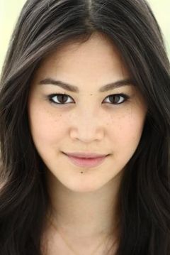 Dianne Doan interpreta Lonnie