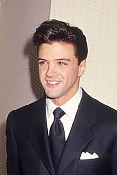 Michael St. Gerard interpreta Elvis