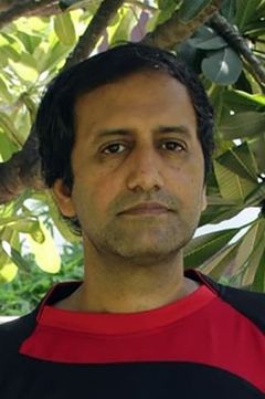 T.M. Karthik interpreta Science Teacher