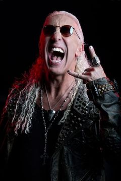Dee Snider interpreta Himself