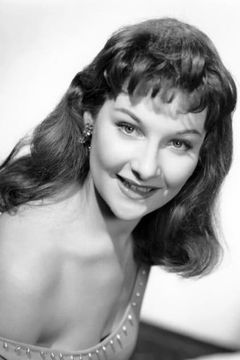 Adrienne Corri interpreta Mrs. Alexander