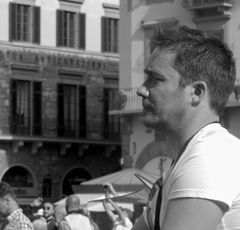 Alex King interpreta Apollonian Guard