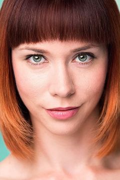 Sierra Kane interpreta Starfleet Cadet (uncredited)