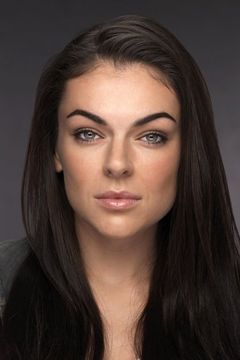 Serinda Swan interpreta Dr. Jenny Cooper