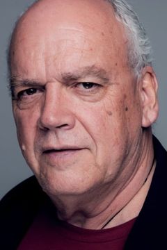 John Callen interpreta Oin