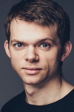 Sigurd Holmen le Dous interpreta Philip Dupont