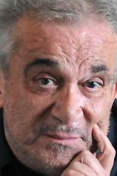 Gianni Cavina interpreta Ispettore Sarti