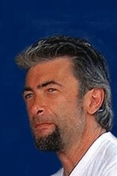 Stéphane Di Napoli interpreta Michel Desvallées