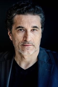 Xavier Goulard interpreta Jean-Louis