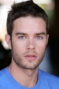 Callard Harris interpreta Lt. Standish