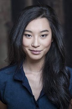 Amanda Zhou interpreta Waitress