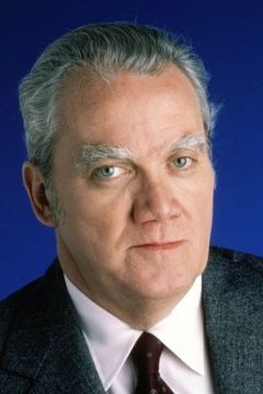 Kenneth McMillan interpreta Brannigan