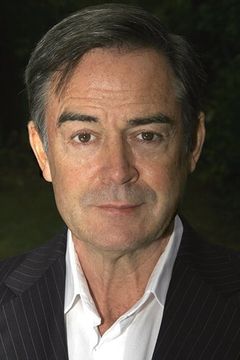 Paul Antony-Barber interpreta Principal Eric Sweet