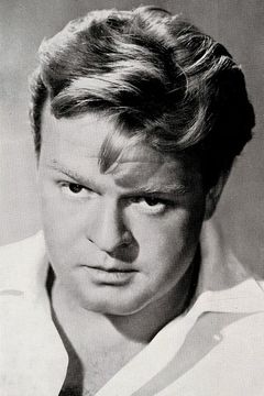 Carlo Hintermann interpreta Lester Sullivan