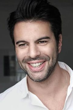 Alexandre Brik interpreta Infirmier parc