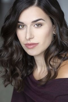 Alexandra Augustine interpreta Sloane Harrington