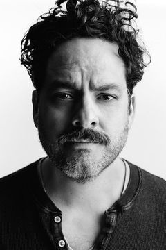 Jorge Cordova interpreta Miguel