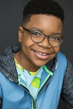 Elijah M. Cooper interpreta D'Brickshaw'D' Martin