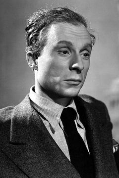 Norman Lloyd interpreta Frank Fry