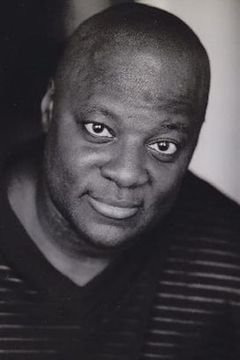 Dee Jay Jackson interpreta Dwight