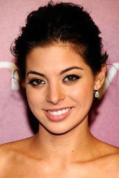 Gia Mantegna interpreta Grace Conrad