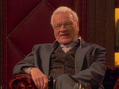 Philip Voss interpreta Theatre Judge
