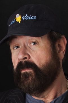 Brian Cummings interpreta Stove (voice)
