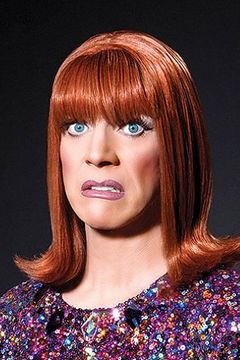 Miss Coco Peru interpreta Miss Coco Peru