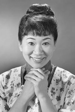 Miyoshi Umeki interpreta Katsumi