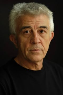 Nuri Gökaşan interpreta Yıldönümü Adam