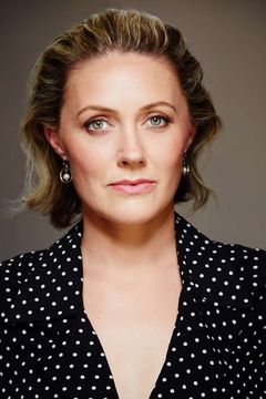 Marney McQueen interpreta Halloween Party-Goer