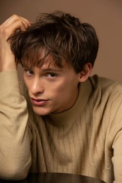 Felix Merback interpreta Blake